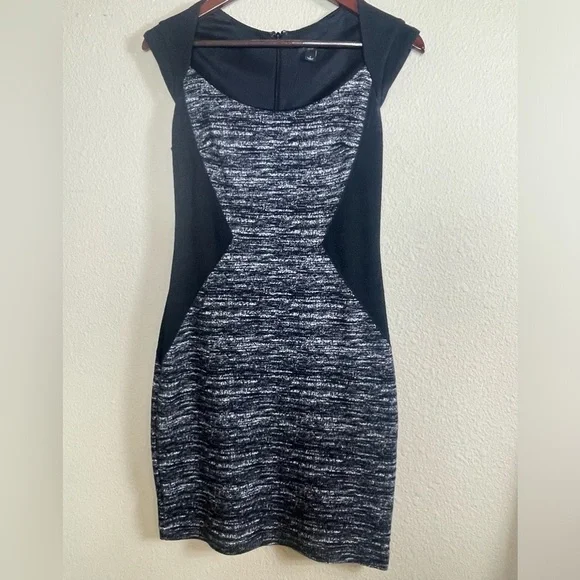 Ann Taylor size 2 black/white body con sheath - Picture 2 of 7